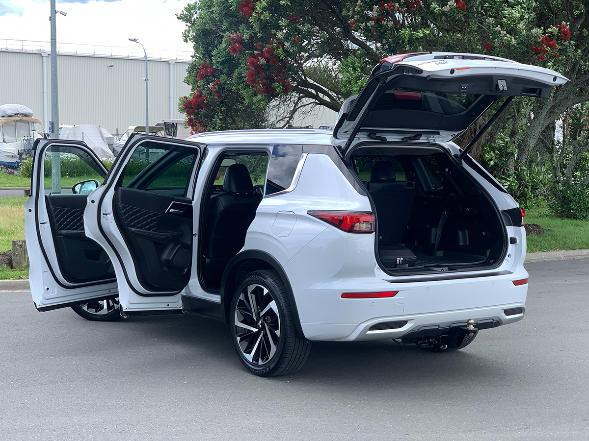 2023 Mitsubishi Outlander VRX PHEV HYBRID 4WD