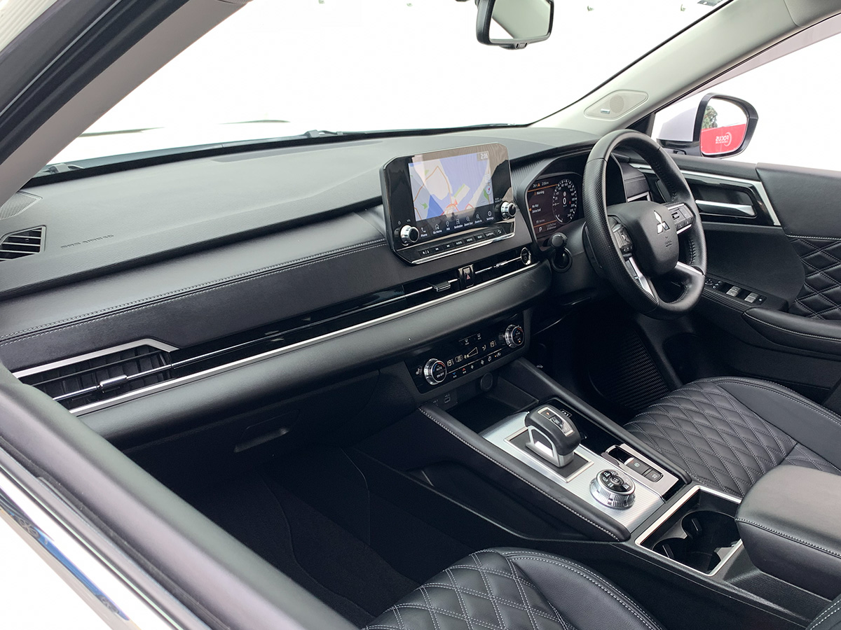 2023 Mitsubishi Outlander VRX PHEV HYBRID 4WD