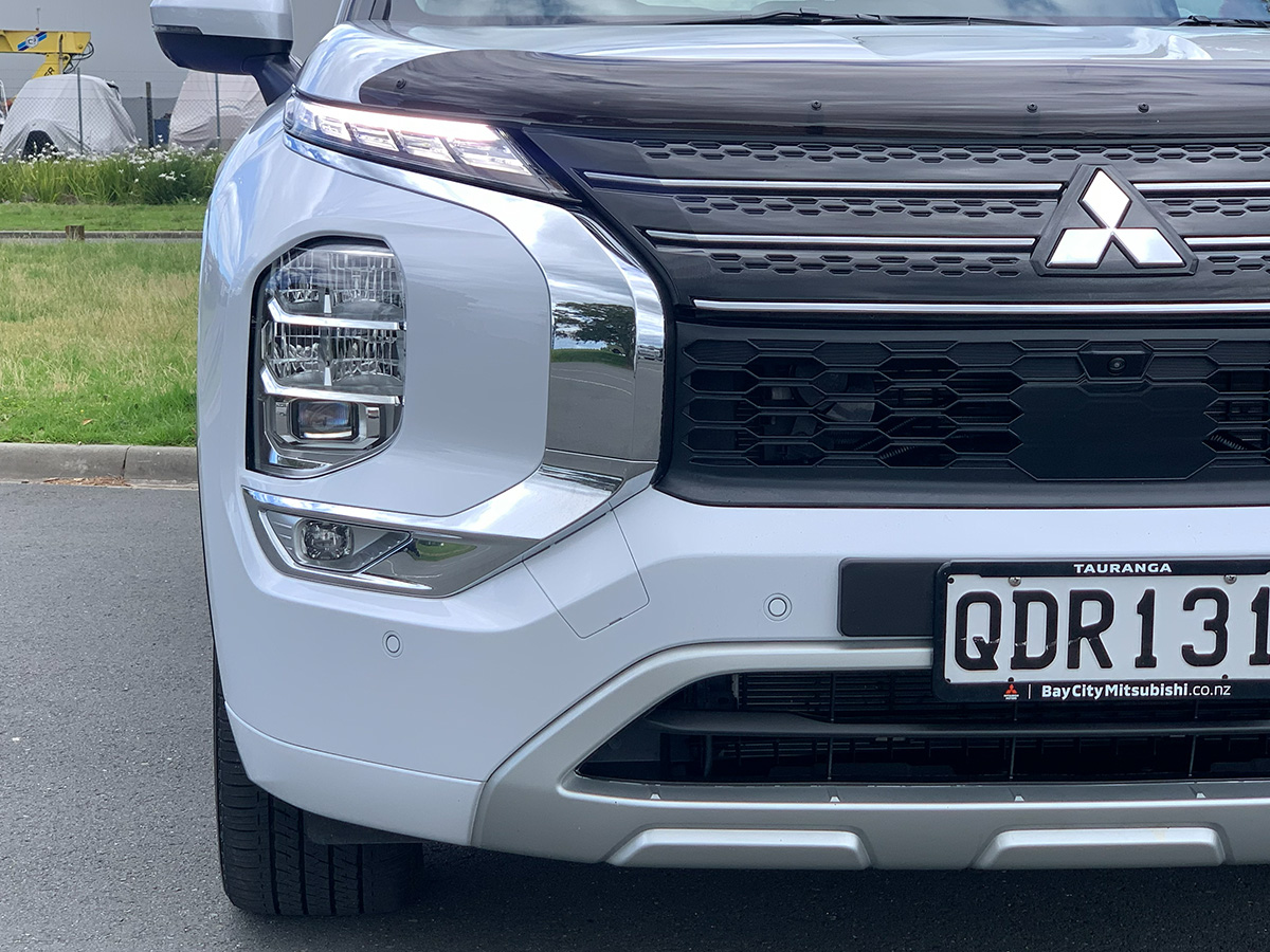 2023 Mitsubishi Outlander VRX PHEV HYBRID 4WD