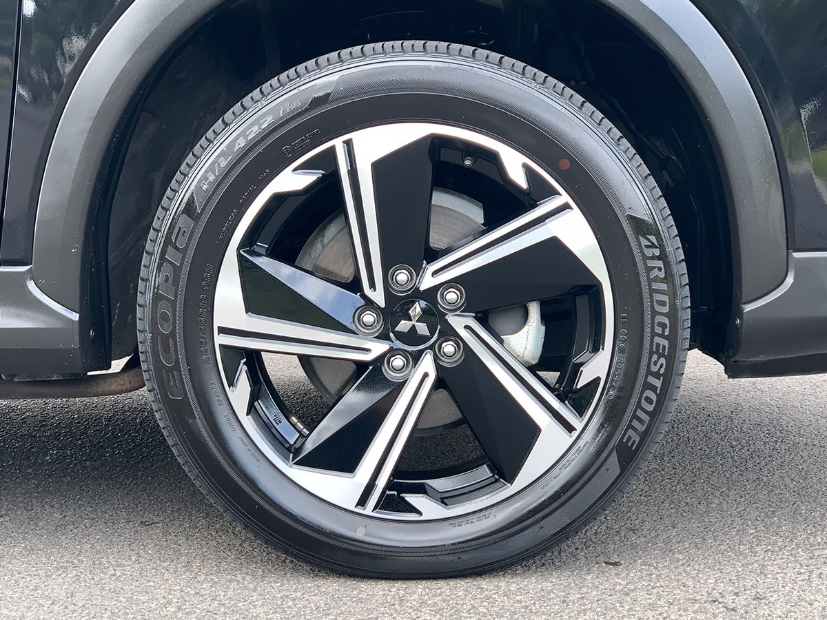 2024 Mitsubishi Eclipse Cross PHEV XLS 4WD Hybrid