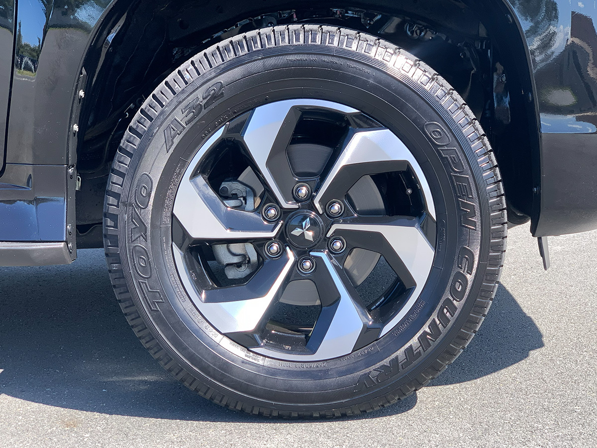 2024 Mitsubishi Pajero Sport VRX