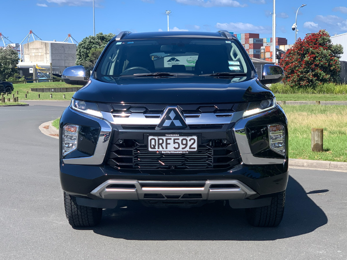 2024 Mitsubishi Pajero Sport VRX