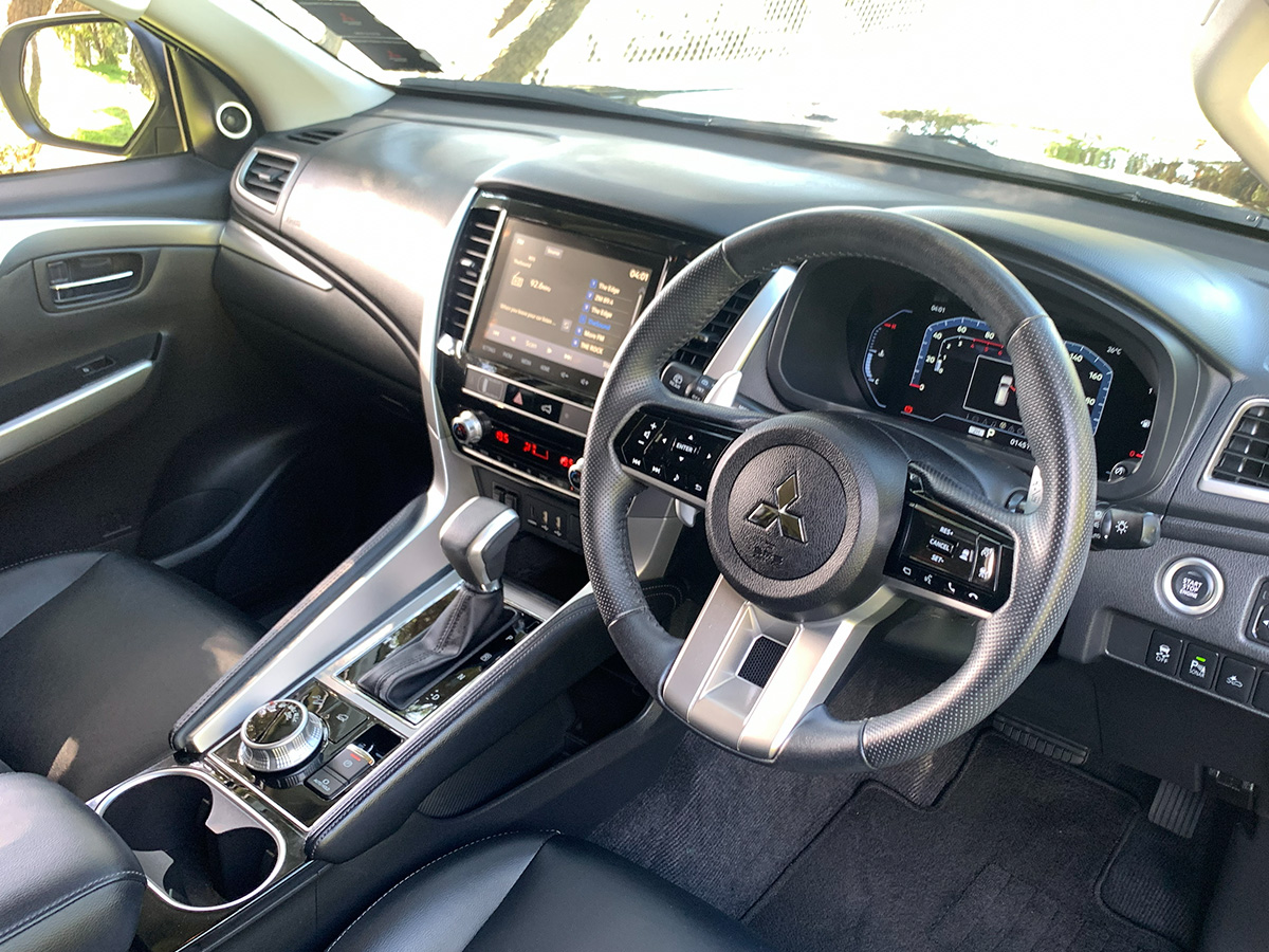 2024 Mitsubishi Pajero Sport VRX