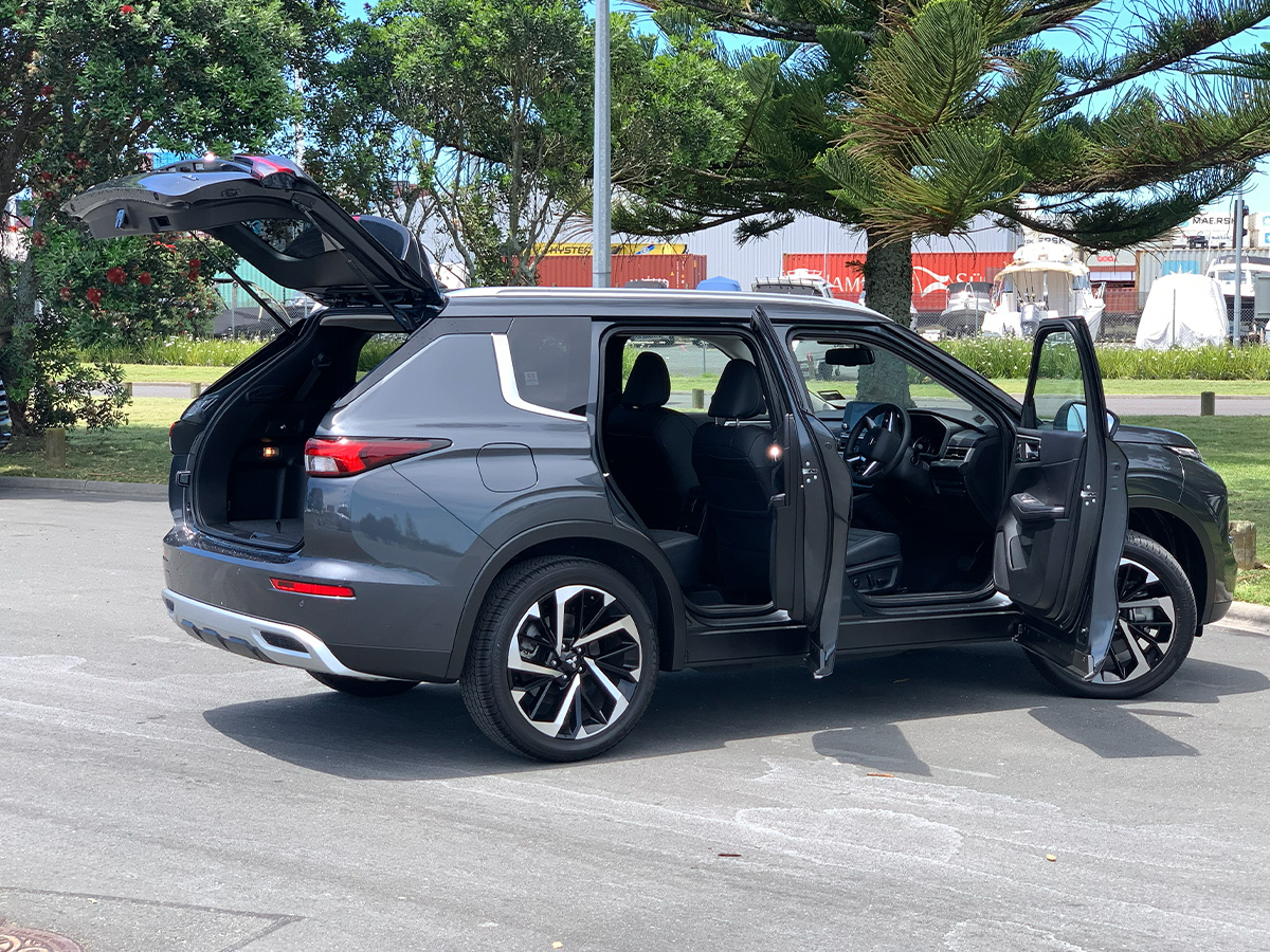 2025 Mitsubishi Outlander XLS 4WD 7 Seater 2.5L Petrol Auto