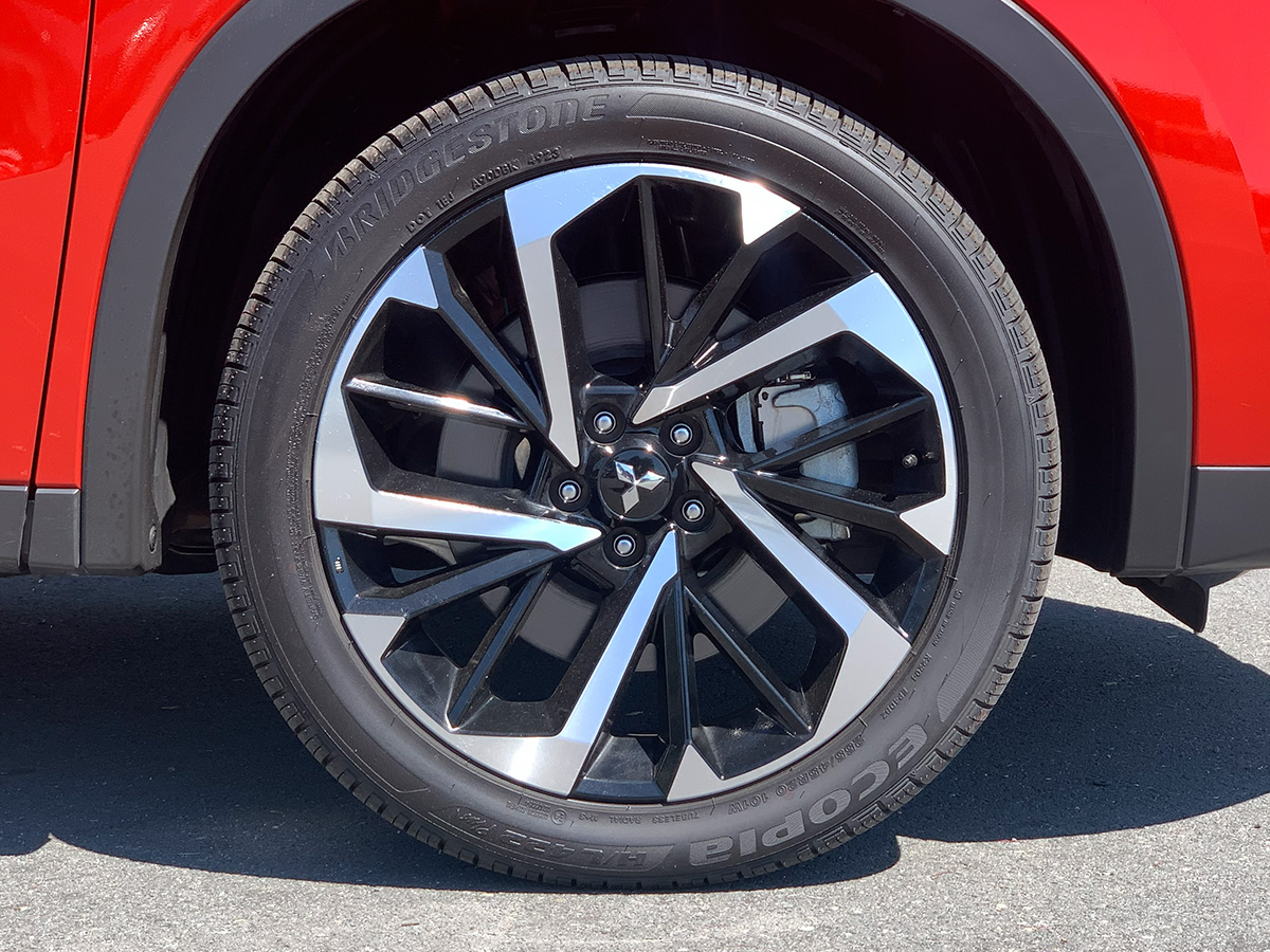 2025 Mitsubishi Outlander XLS PHEV Hybrid 4WD