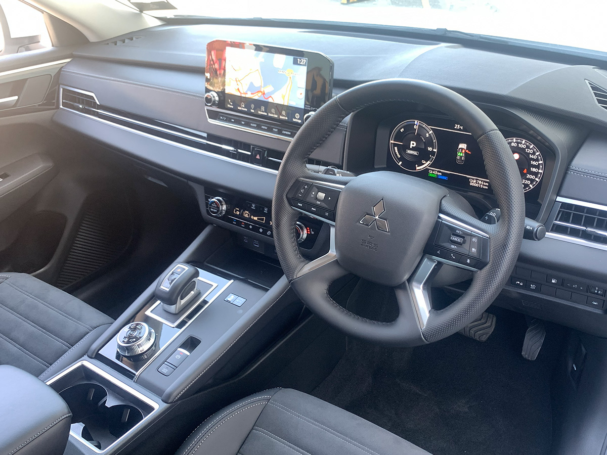 2025 Mitsubishi Outlander XLS PHEV Hybrid 4WD