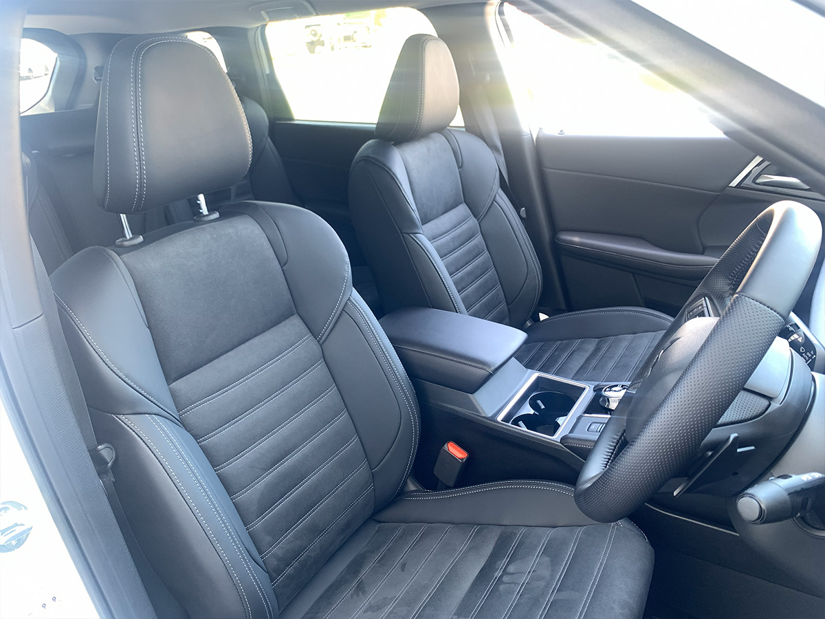 2025 Mitsubishi Outlander XLS PHEV Hybrid 4WD