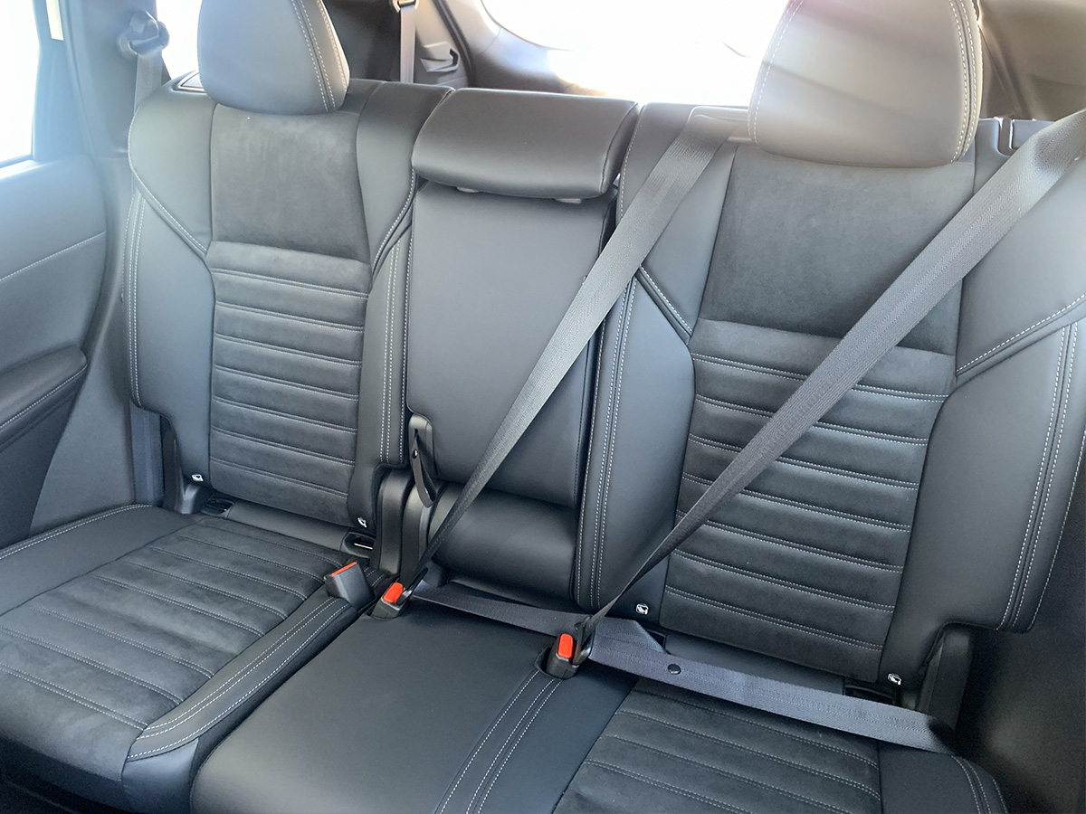 2025 Mitsubishi Outlander XLS PHEV Hybrid 4WD