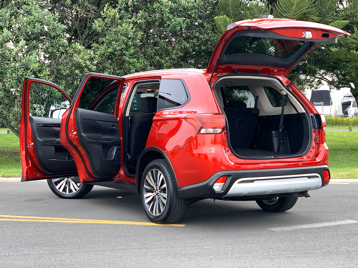 2021 Mitsubishi Outlander LS 2.4L Petrol 7 Seater Automatic