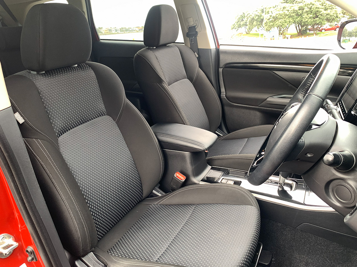 2021 Mitsubishi Outlander LS 2.4L Petrol 7 Seater Automatic