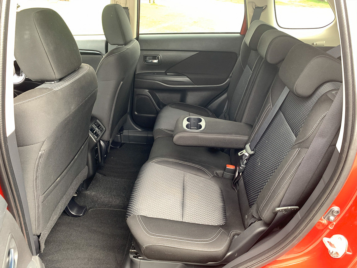 2021 Mitsubishi Outlander LS 2.4L Petrol 7 Seater Automatic