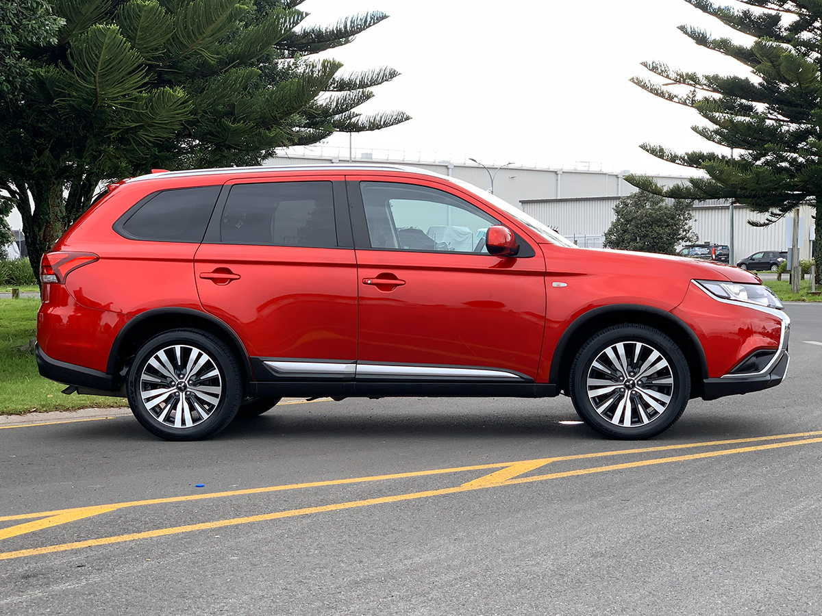 2021 Mitsubishi Outlander LS 2.4L Petrol 7 Seater Automatic
