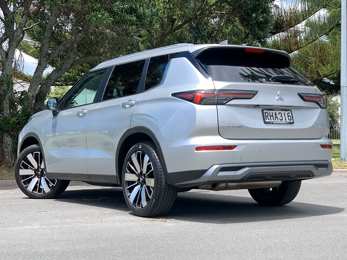 2025 Mitsubishi Outlander XLS 4WD 7 Seater 2.5L Petrol Auto