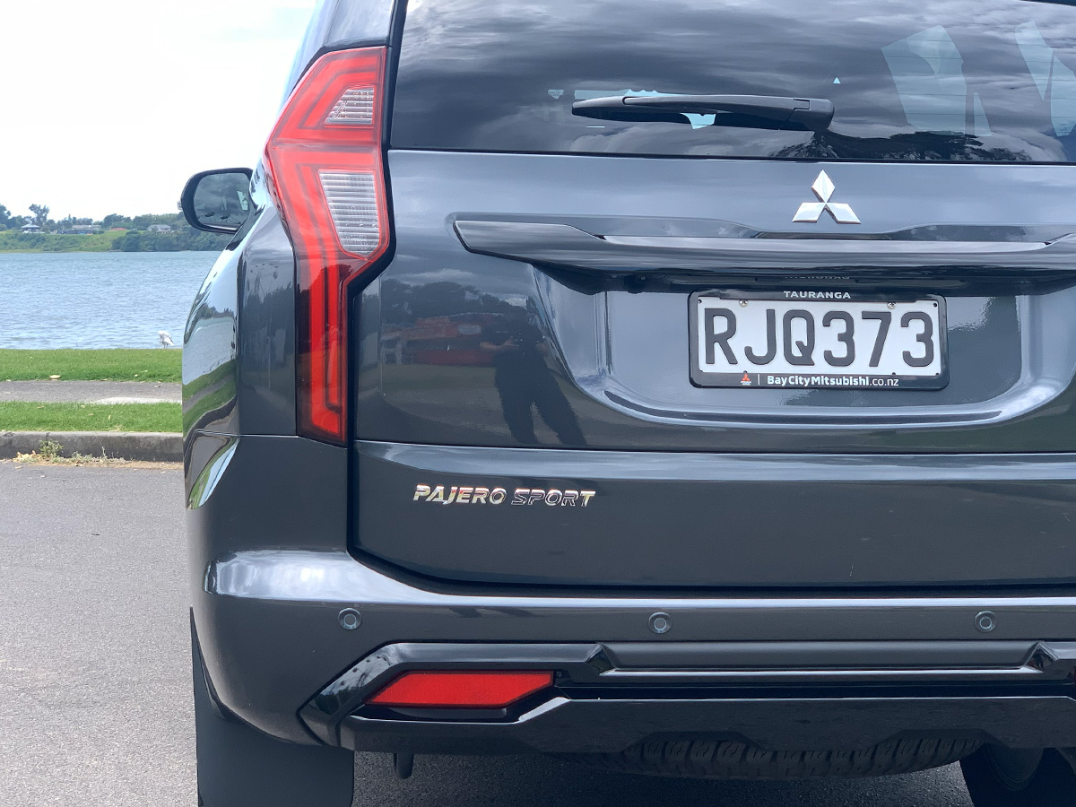 2025 Mitsubishi Pajero Sport VRX Black Edition