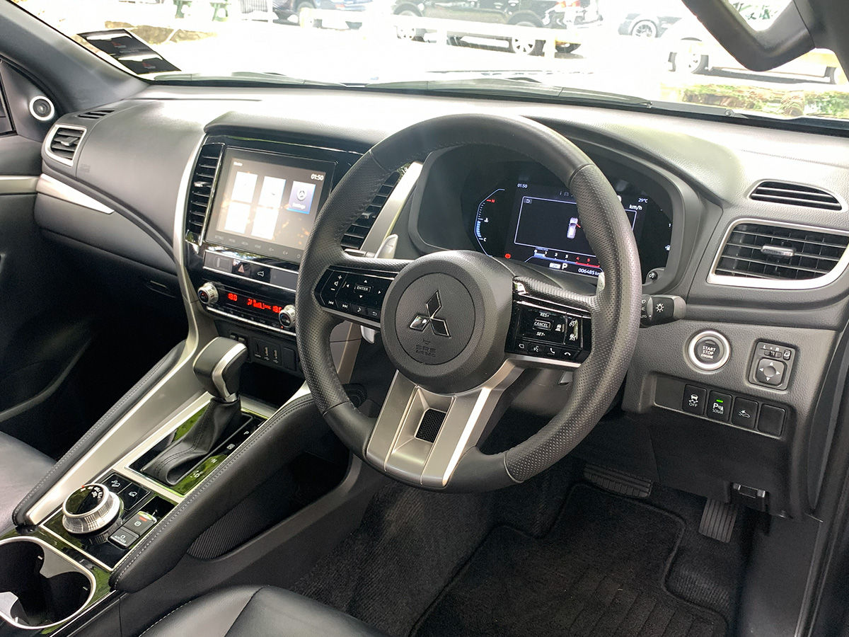 2025 Mitsubishi Pajero Sport VRX Black Edition