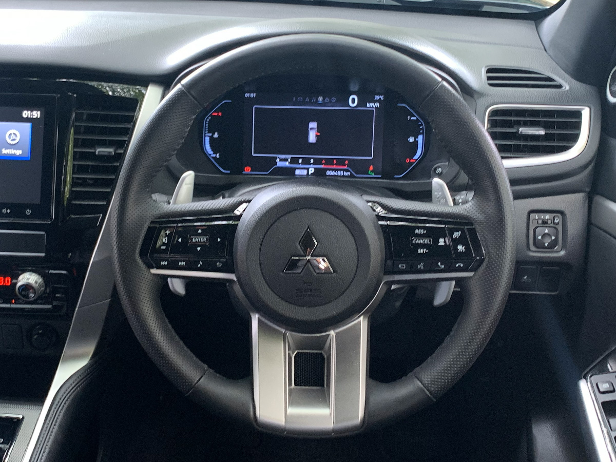 2025 Mitsubishi Pajero Sport VRX Black Edition