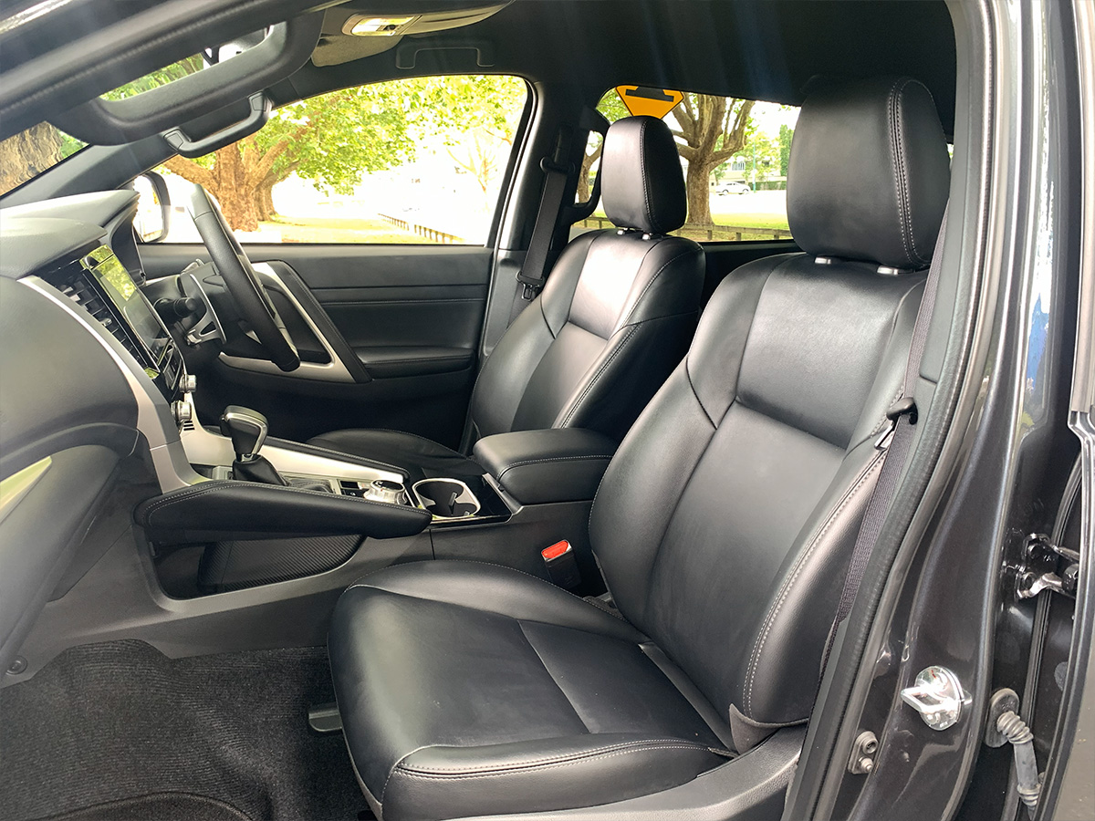 2025 Mitsubishi Pajero Sport VRX Black Edition