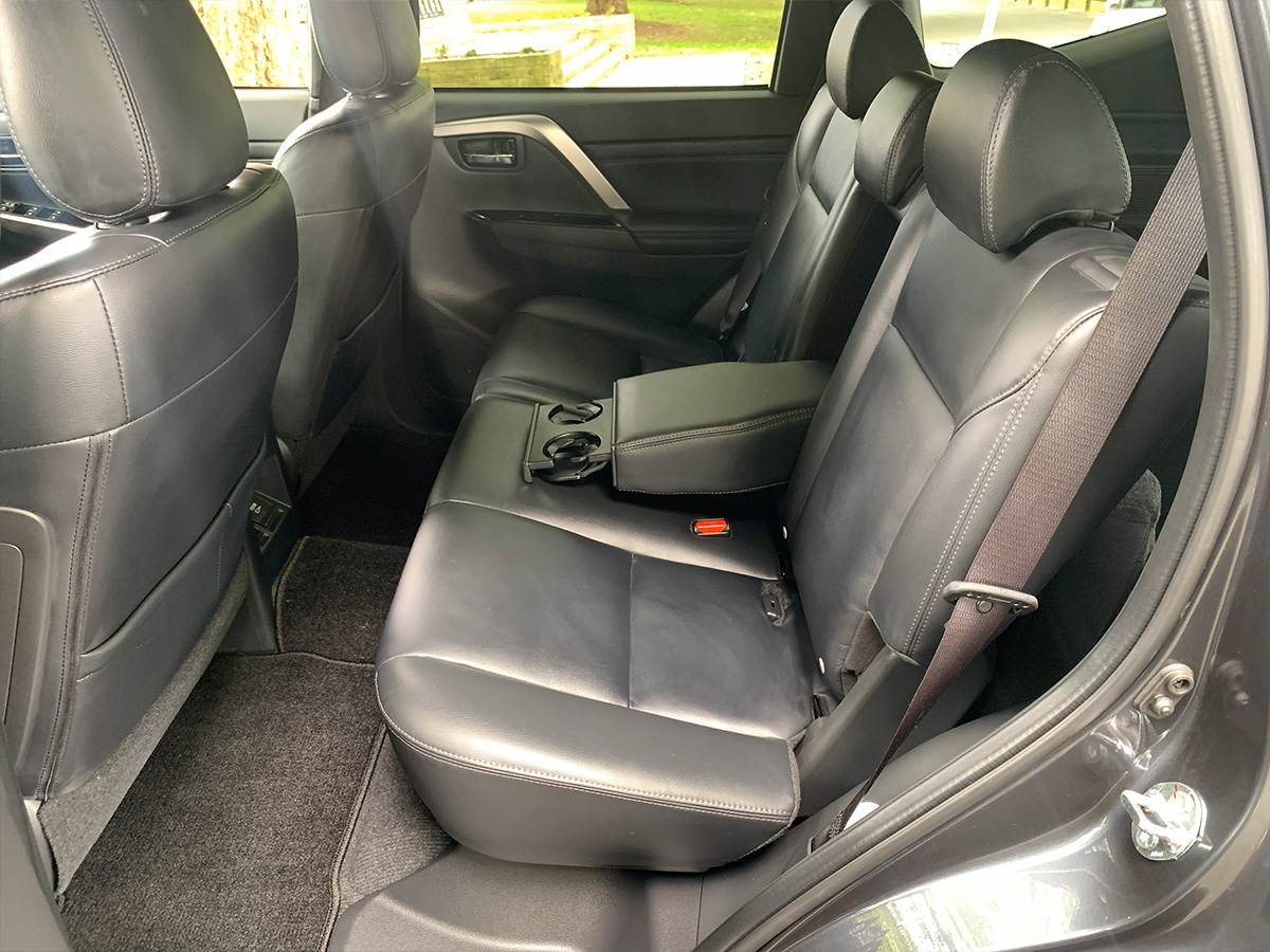 2025 Mitsubishi Pajero Sport VRX Black Edition