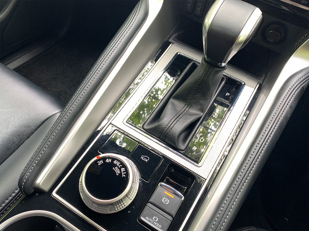 2025 Mitsubishi Pajero Sport VRX Black Edition