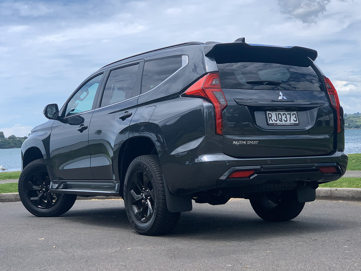 2025 Mitsubishi Pajero Sport VRX Black Edition