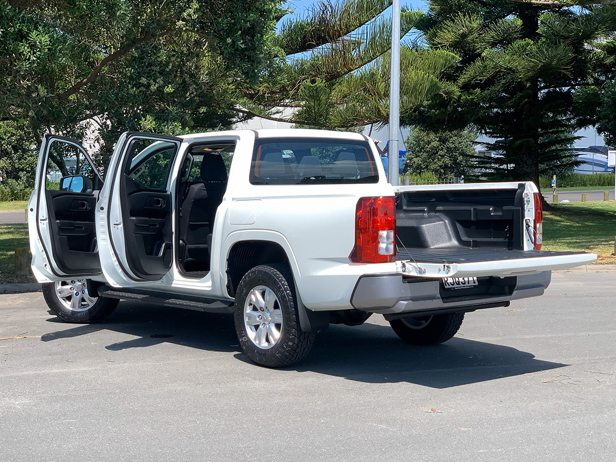 2025 Mitsubishi Triton GLX Double Cab 2WD