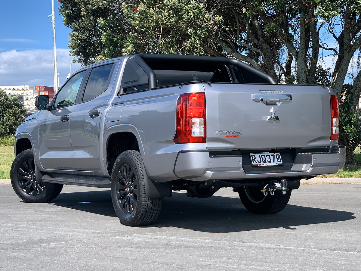 2025 Mitsubishi Triton GLX 4WD SPORT
