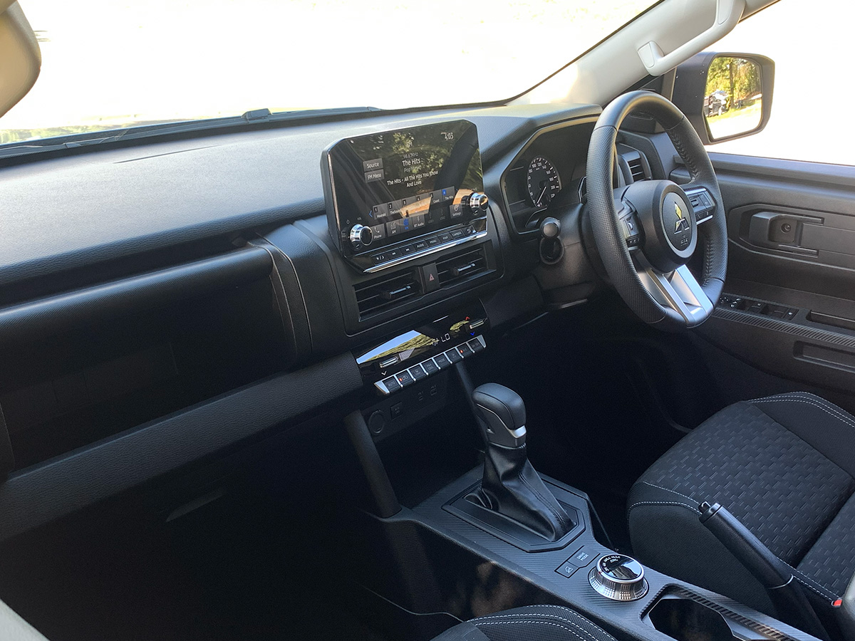 2025 Mitsubishi Triton GLX 4WD SPORT