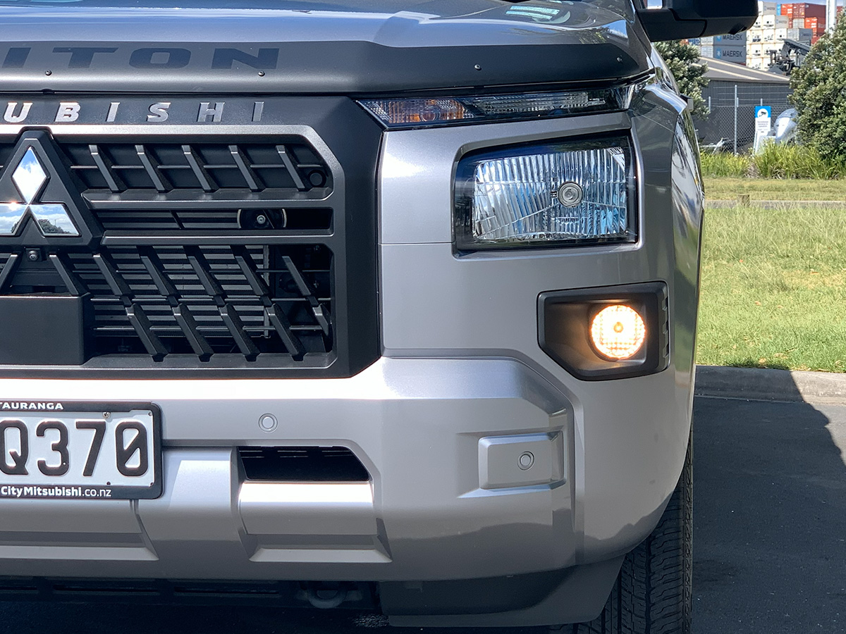 2025 Mitsubishi Triton GLX 4WD SPORT