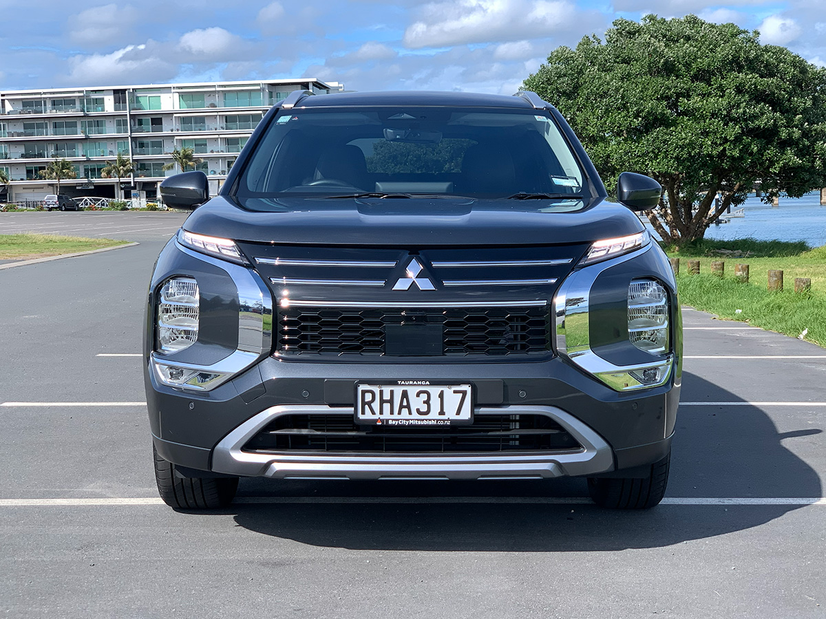 2025 Mitsubishi Outlander XLS 4WD 7 Seater 2.5L Petrol Auto
