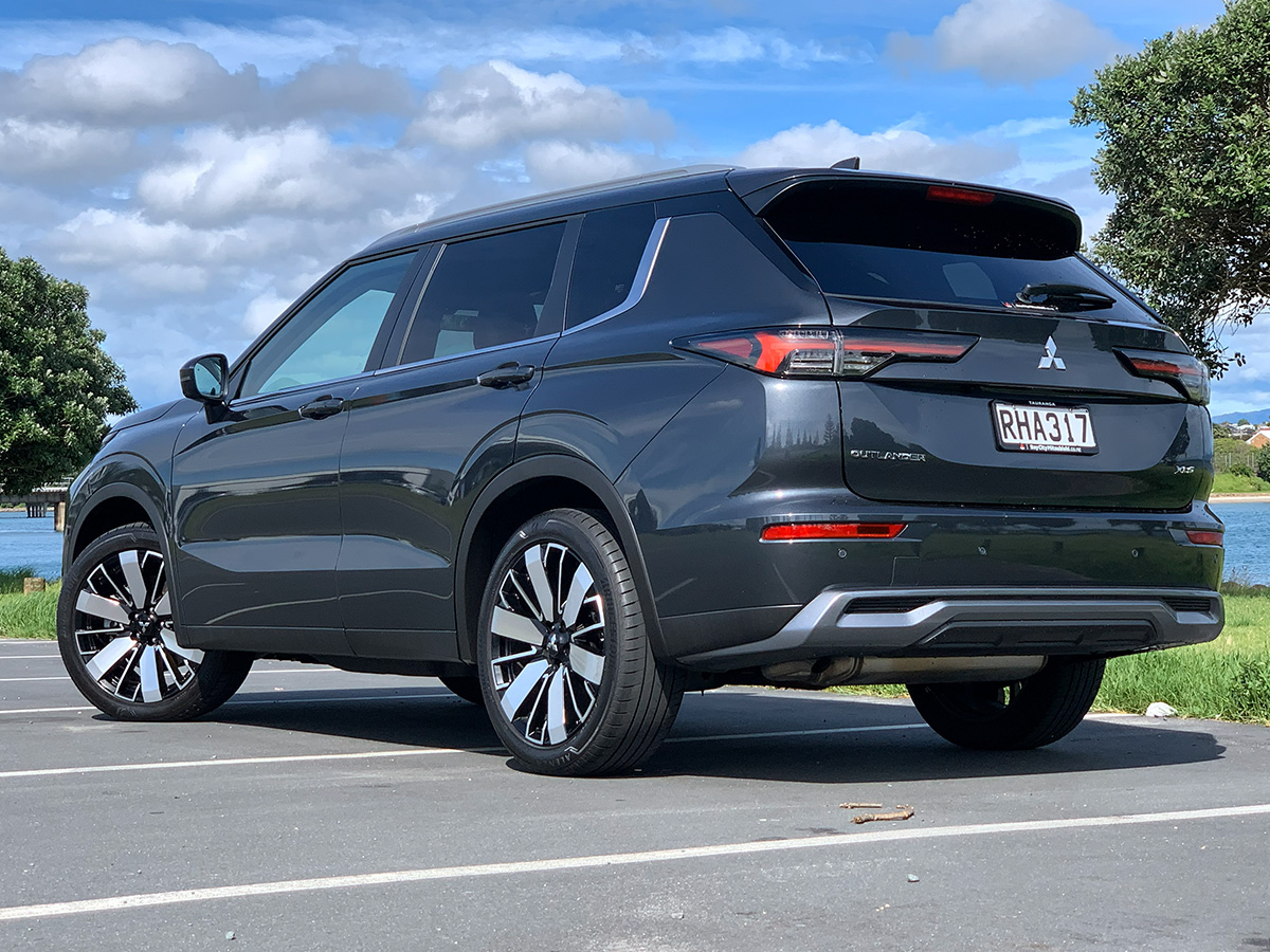 2025 Mitsubishi Outlander XLS 4WD 7 Seater 2.5L Petrol Auto