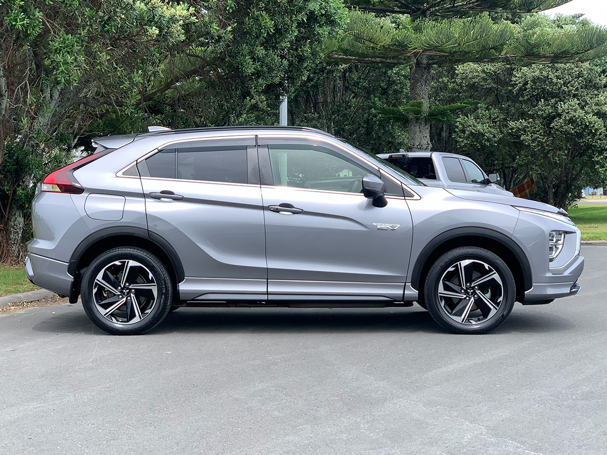 2021 Mitsubishi Eclipse Cross PHEV VRX Hybrid 4WD