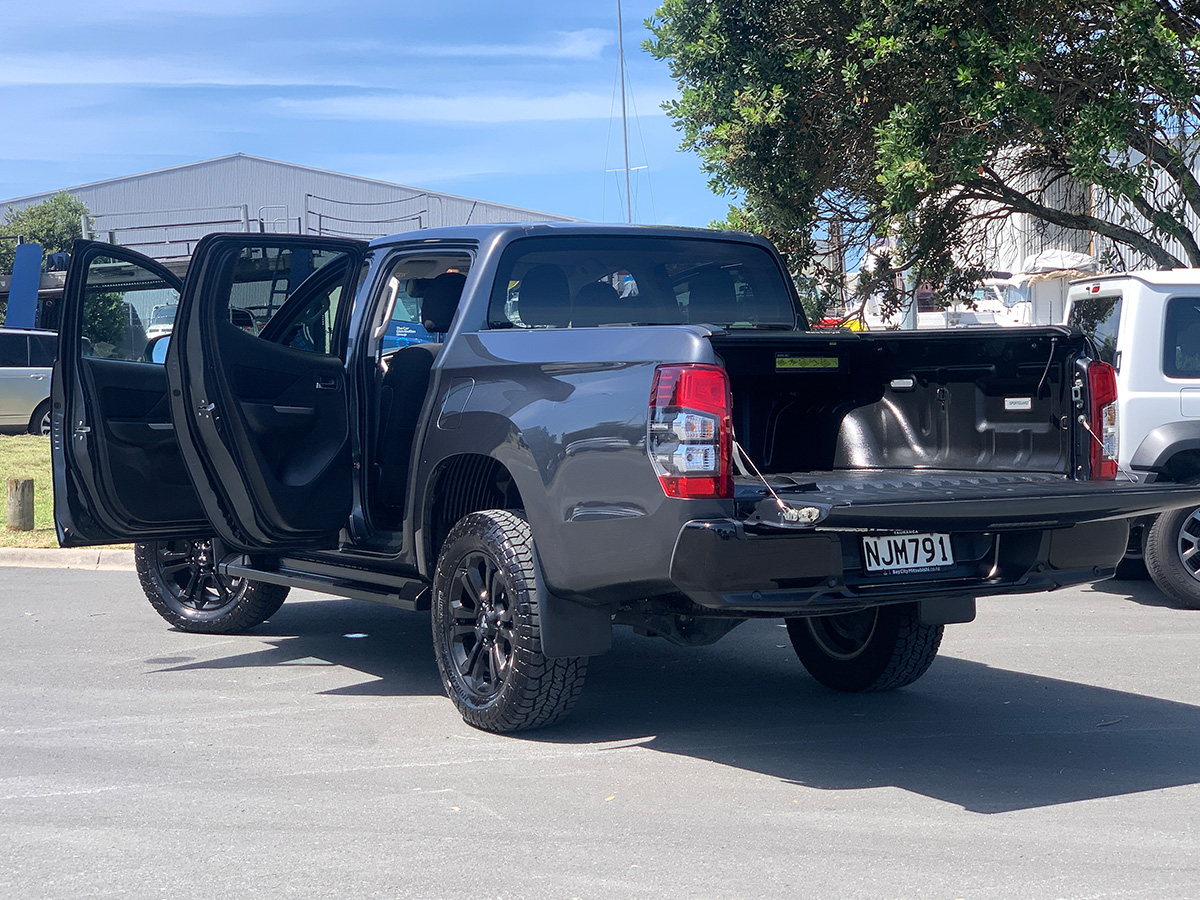 2021 Mitsubishi Triton GLSB 4WD 2.4L Diesel Turbo 6 Speed Auto