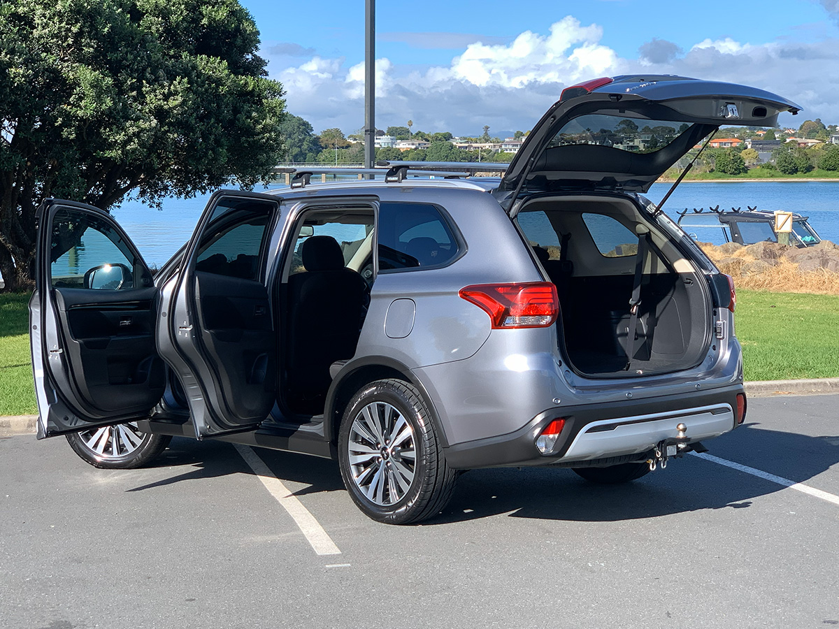 2022 Mitsubishi Outlander LS 2.4L Petrol 7 Seater Automatic