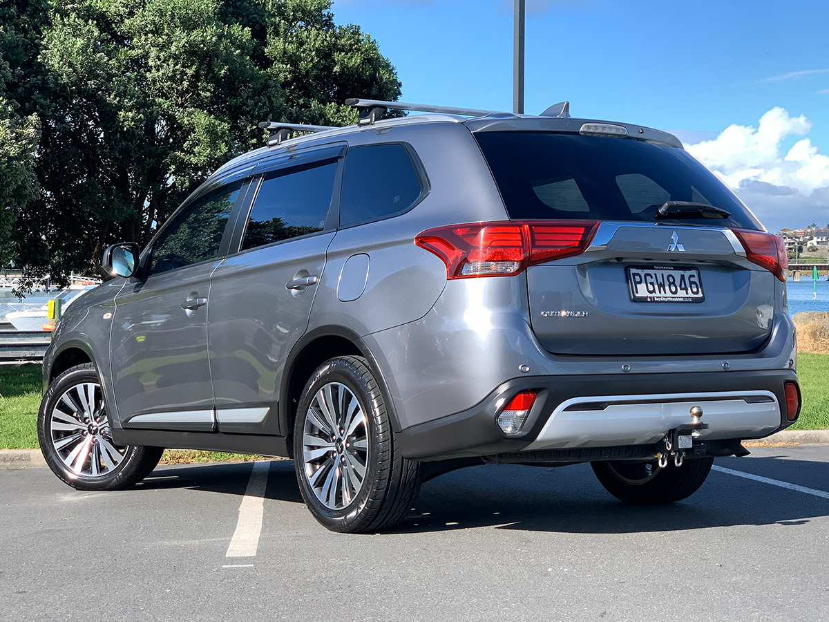 2022 Mitsubishi Outlander LS 2.4L Petrol 7 Seater Automatic