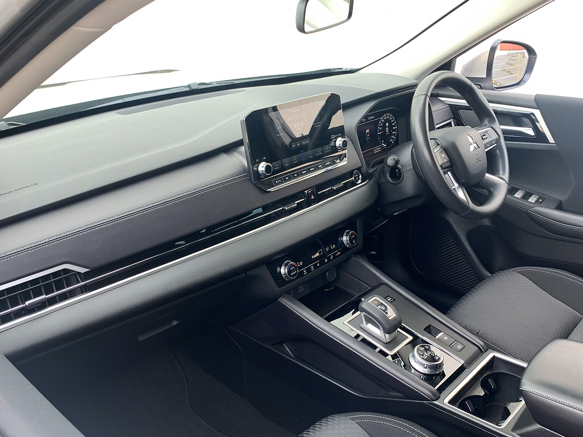 2022 Mitsubishi Outlander LS PHEV Hybrid 4WD