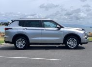 2022 Mitsubishi Outlander LS PHEV Hybrid 4WD