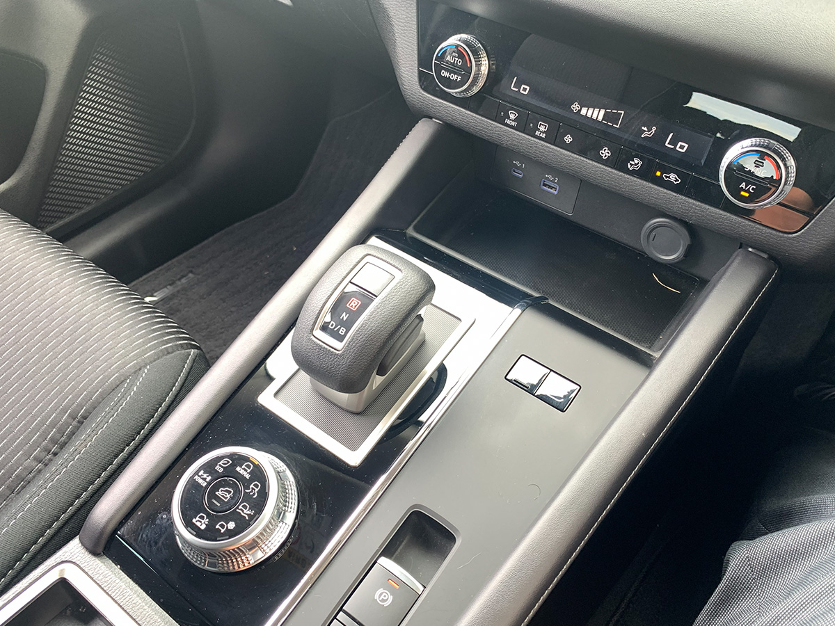 2022 Mitsubishi Outlander LS PHEV Hybrid 4WD