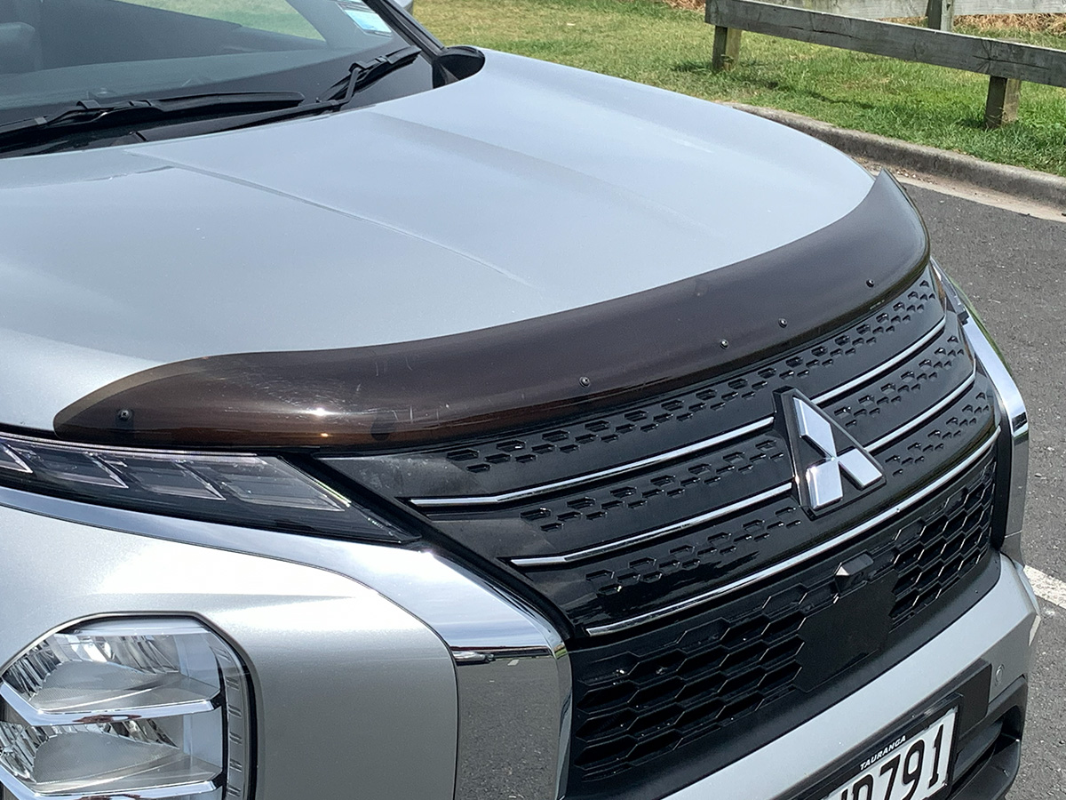 2022 Mitsubishi Outlander LS PHEV Hybrid 4WD