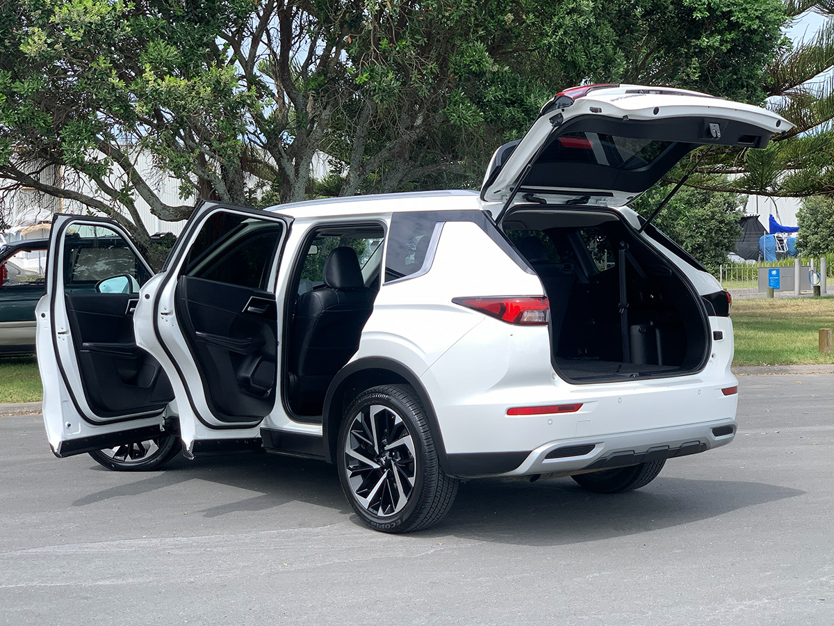 2024 Mitsubishi Outlander XLS 4WD 7 Seater 2.5L Petrol Auto