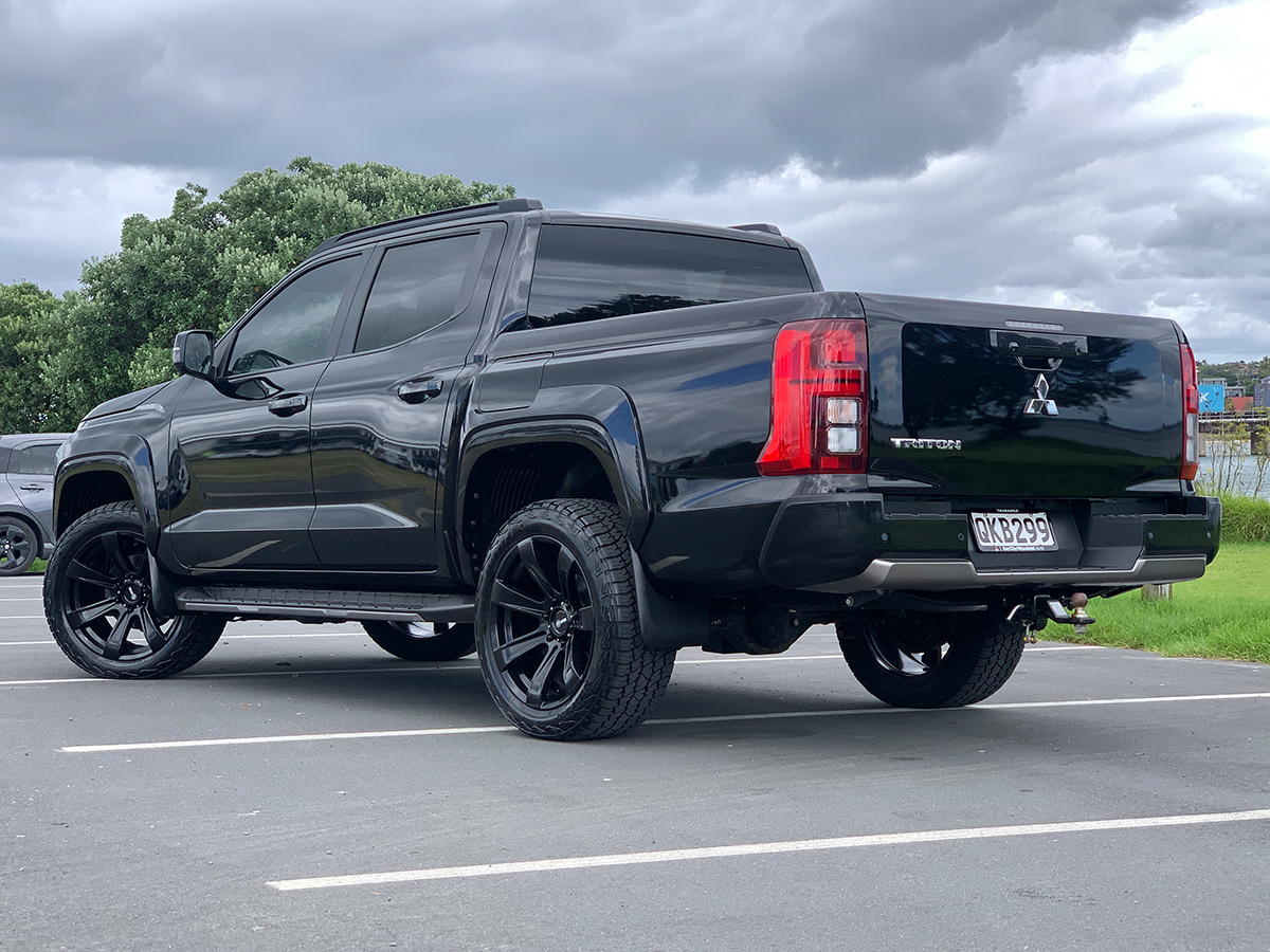 2024 Mitsubishi Triton VRX 4WD 2.4L Bi-Turbo Diesel 6 Speed Auto