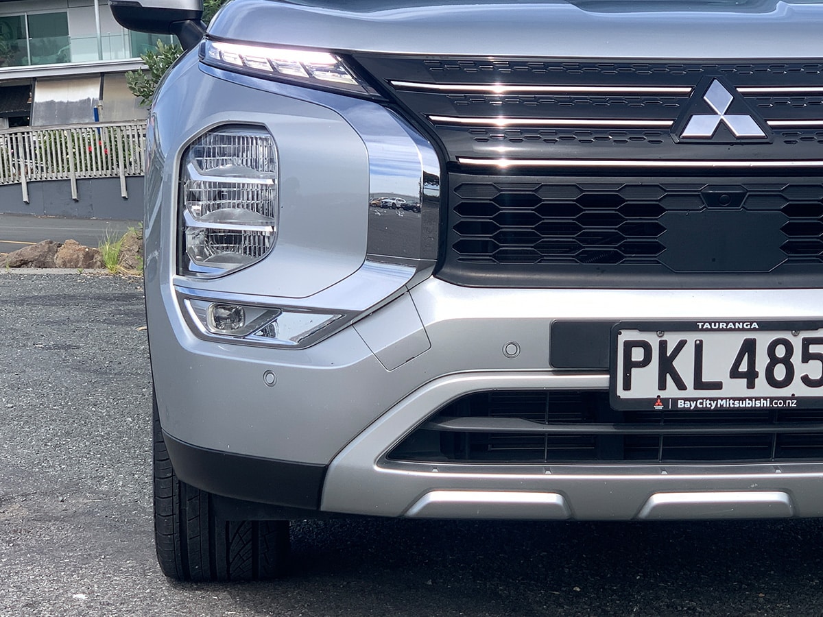 2022 Mitsubishi Outlander XLS 4WD 2.5L Petrol 7 Seater