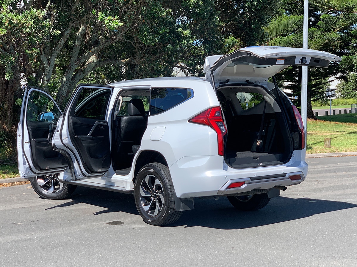 2024 Mitsubishi Pajero Sport VRX