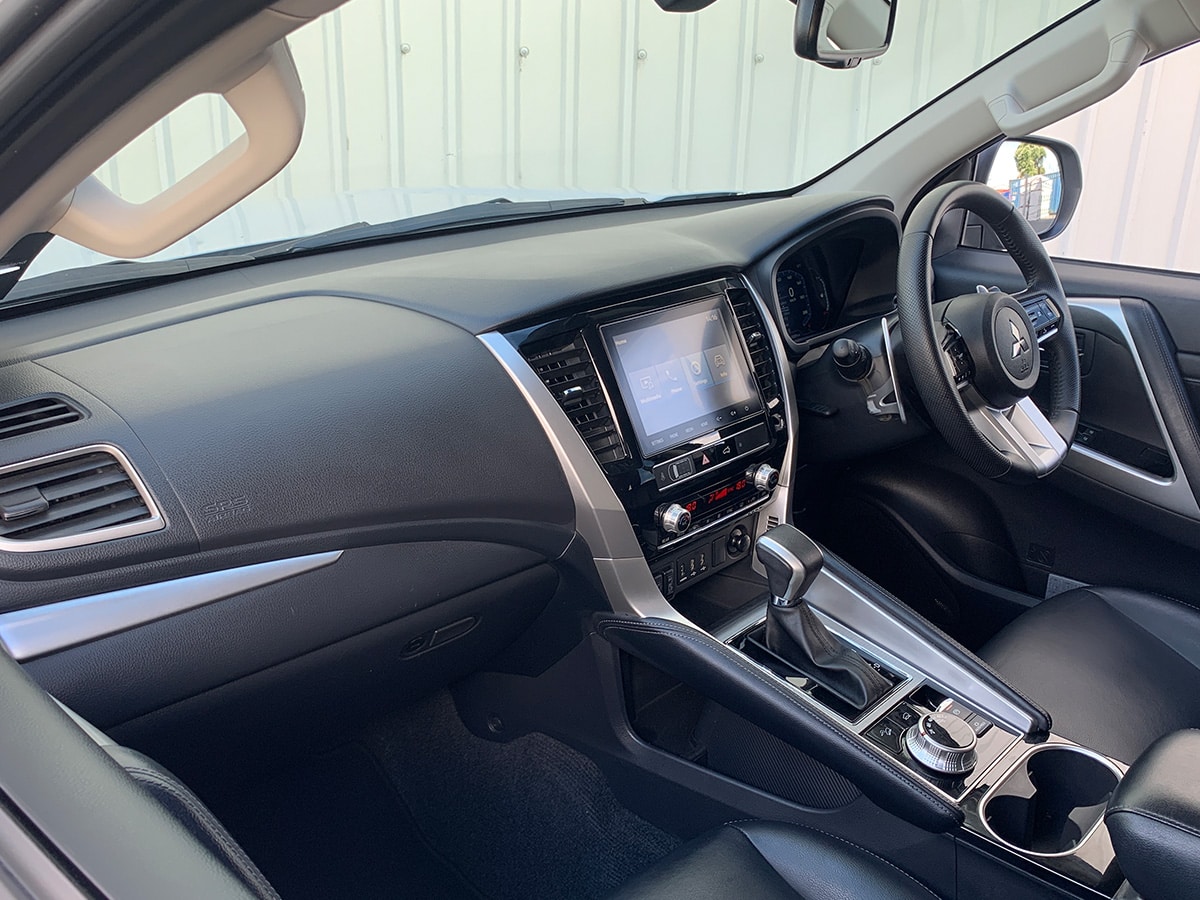 2024 Mitsubishi Pajero Sport VRX