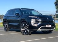 2025 Mitsubishi Outlander XLS PHEV Hybrid 4WD