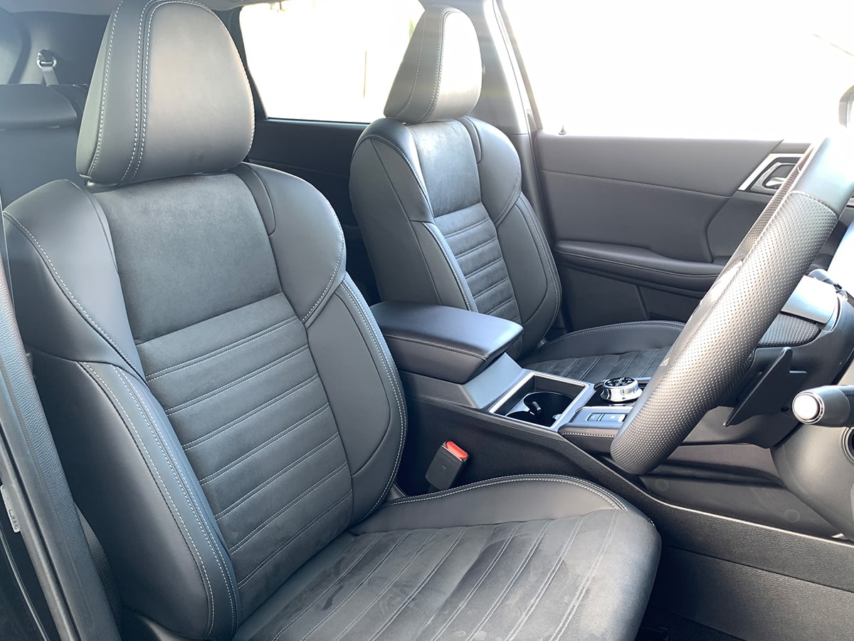 2025 Mitsubishi Outlander XLS PHEV Hybrid 4WD