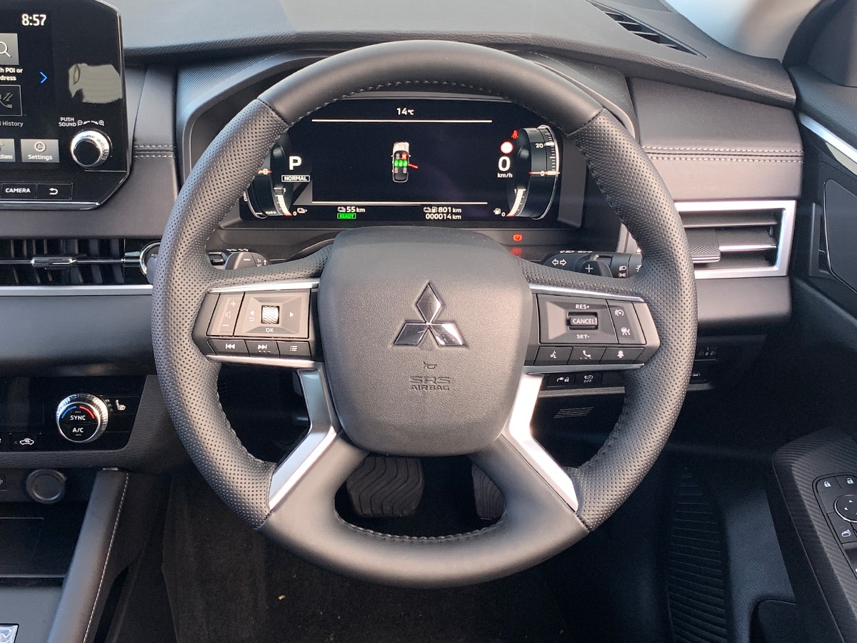2025 Mitsubishi Outlander XLS PHEV Hybrid 4WD
