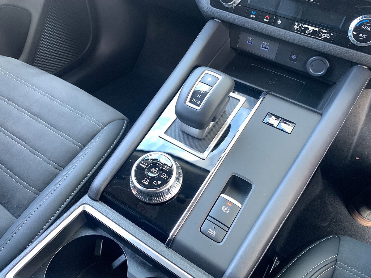 2025 Mitsubishi Outlander XLS PHEV Hybrid 4WD