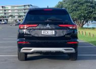 2025 Mitsubishi Outlander XLS PHEV Hybrid 4WD