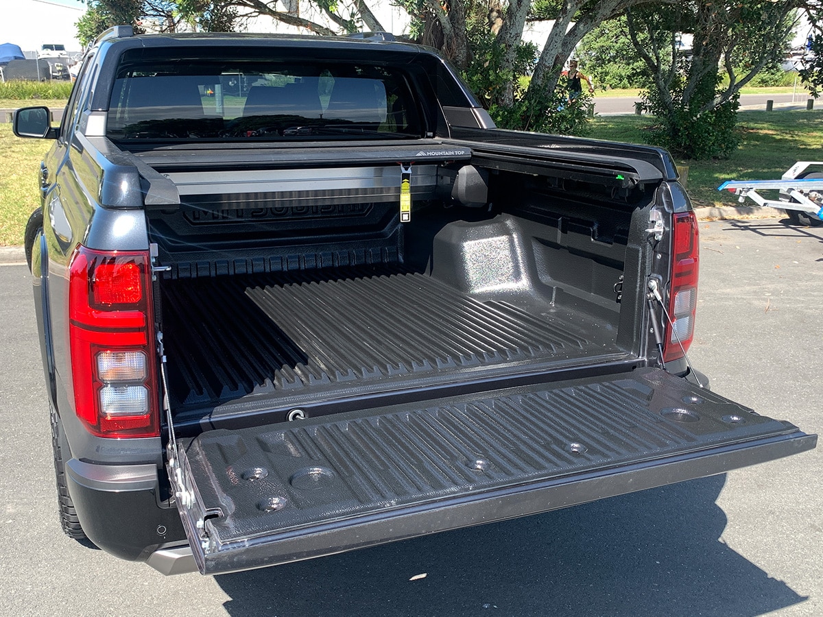 2025 Mitsubishi Triton GSR 4WD