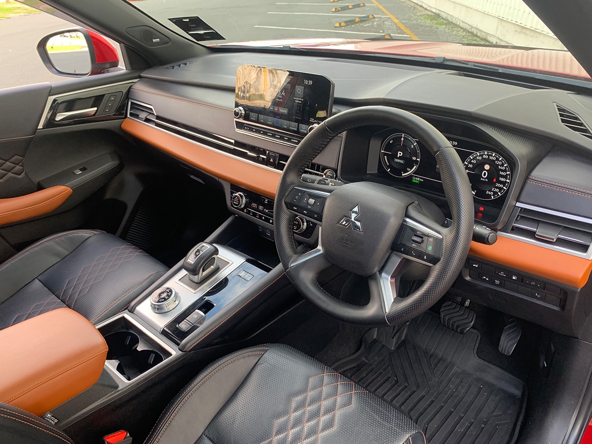 2023 Mitsubishi Outlander PHEV Exceed